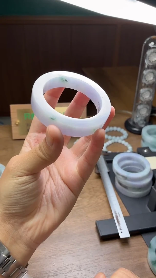 未镶嵌手镯定制翡翠若**若定制