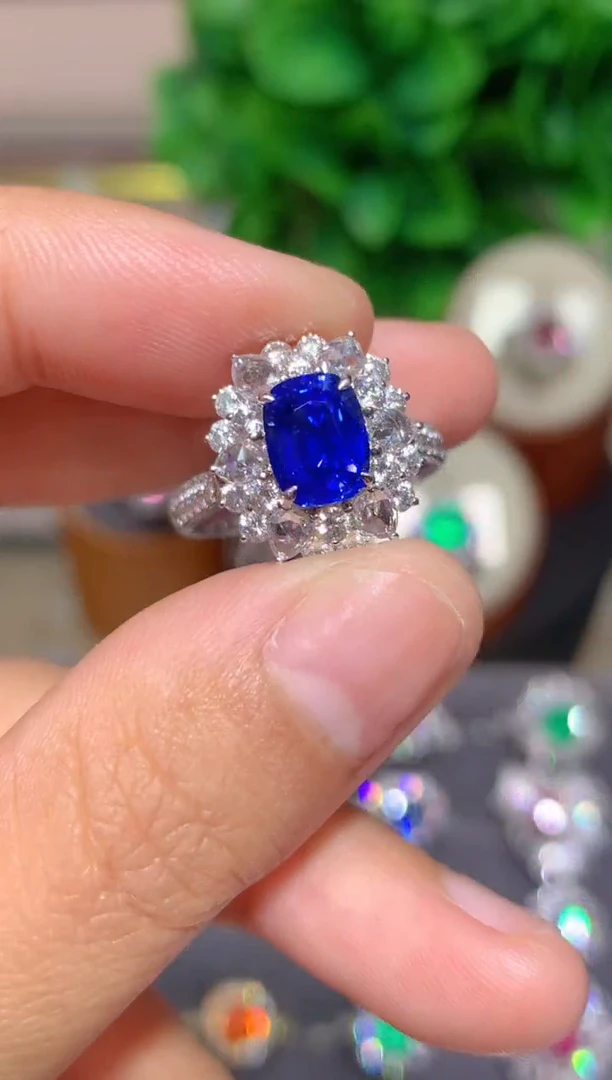 戒指蓝宝石18K金镶嵌2.13CT