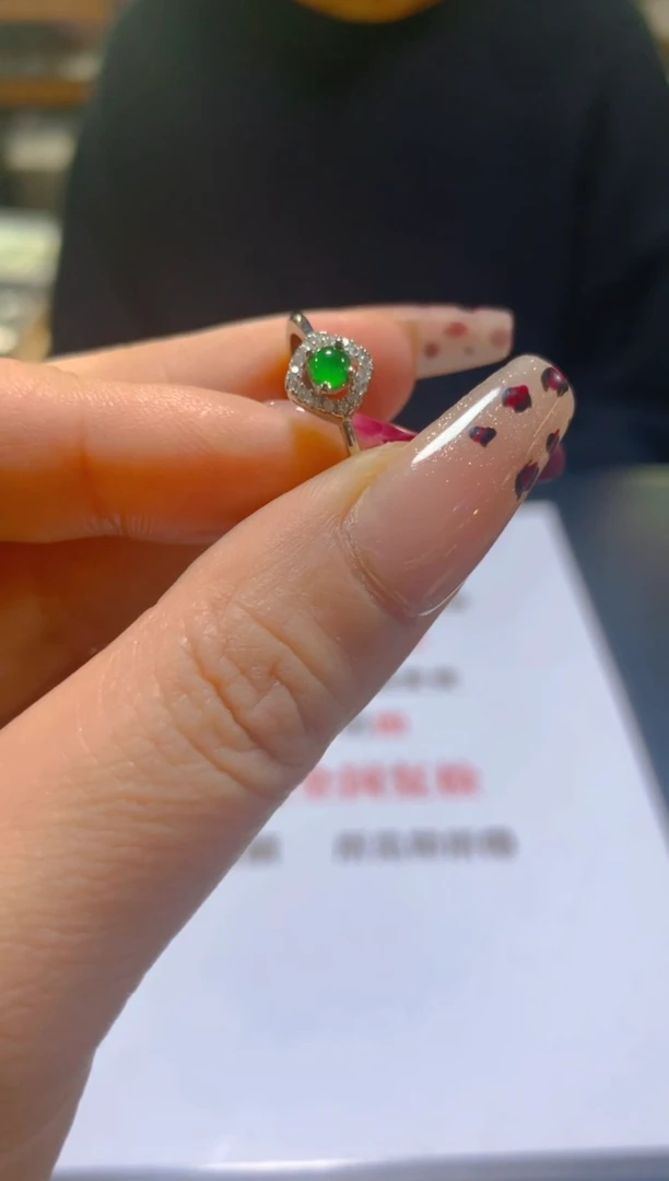 未镶嵌戒指翡翠多样性发一