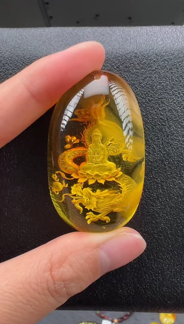 未镶嵌颈饰琥珀御龙观音