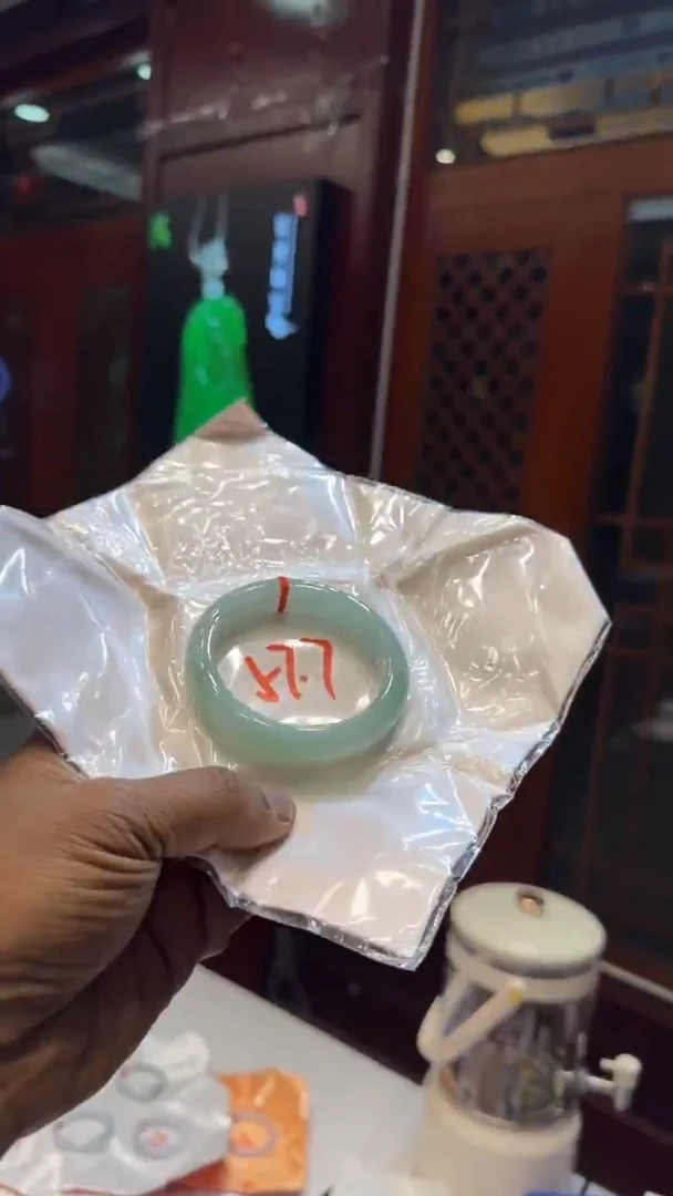 未镶嵌手镯翡翠手镯