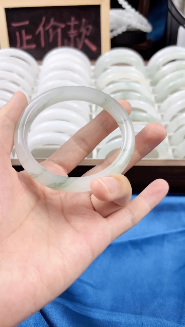 未镶嵌手镯石英质玉52/62.3