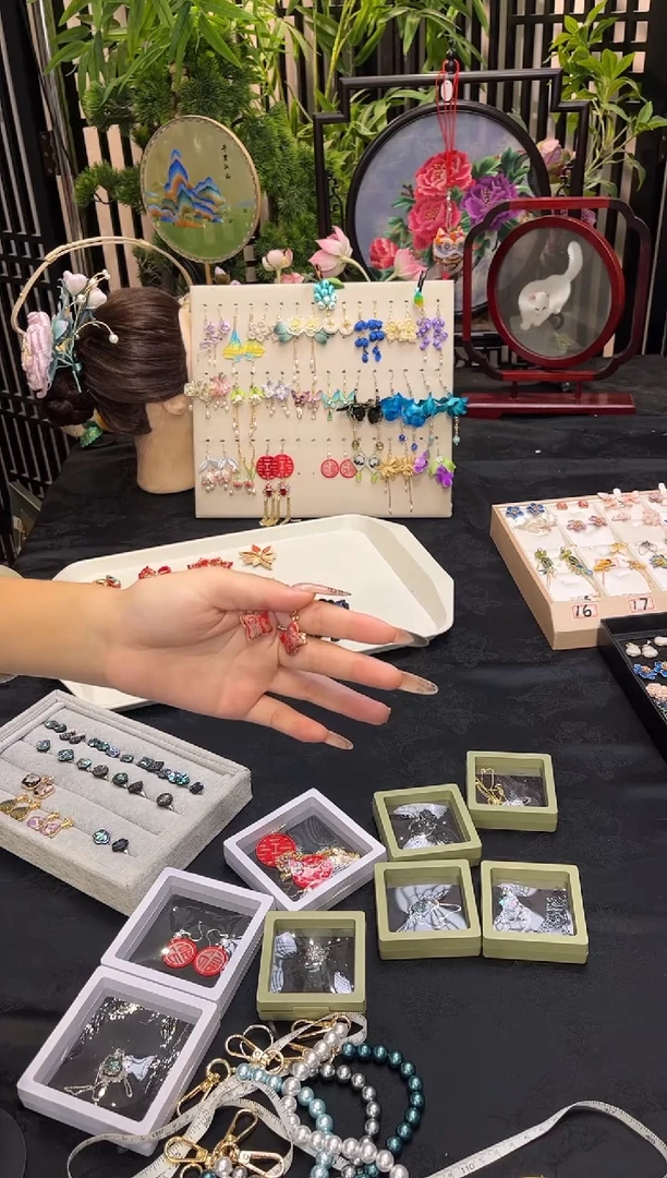 织绣晨*非遗苏绣手工饰品
