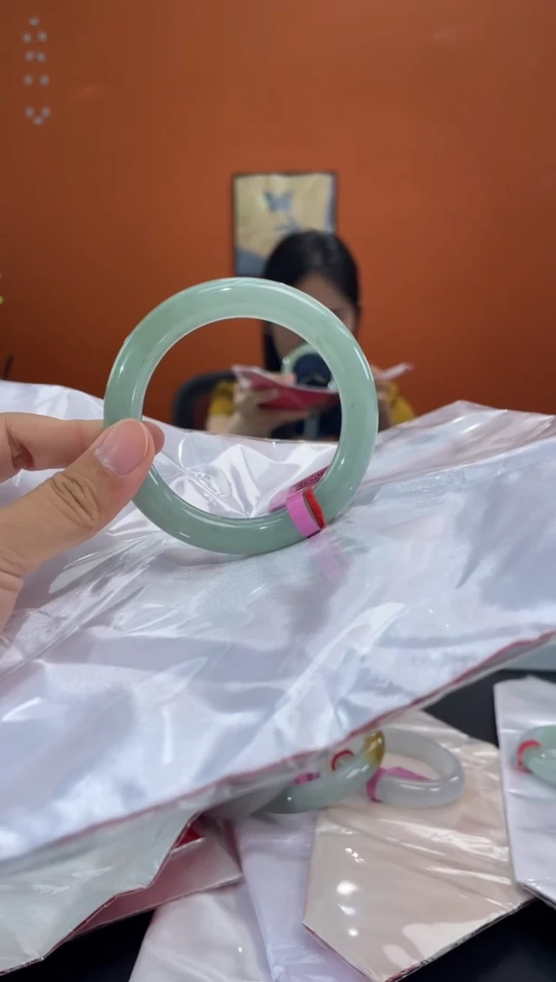 未镶嵌手镯翡翠1   55-56