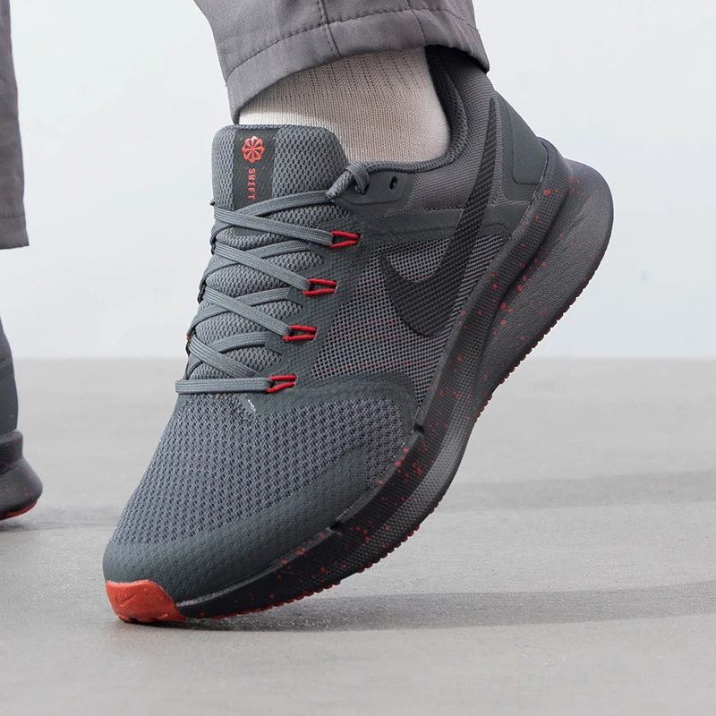 NIKE耐克人生跑鞋跑步鞋男鞋RUN SWIFT 3运动鞋透气网面鞋 IB3972