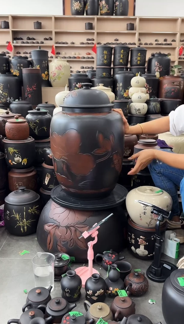 罐完品 线雕荷花小三号茶缸高53cm 102