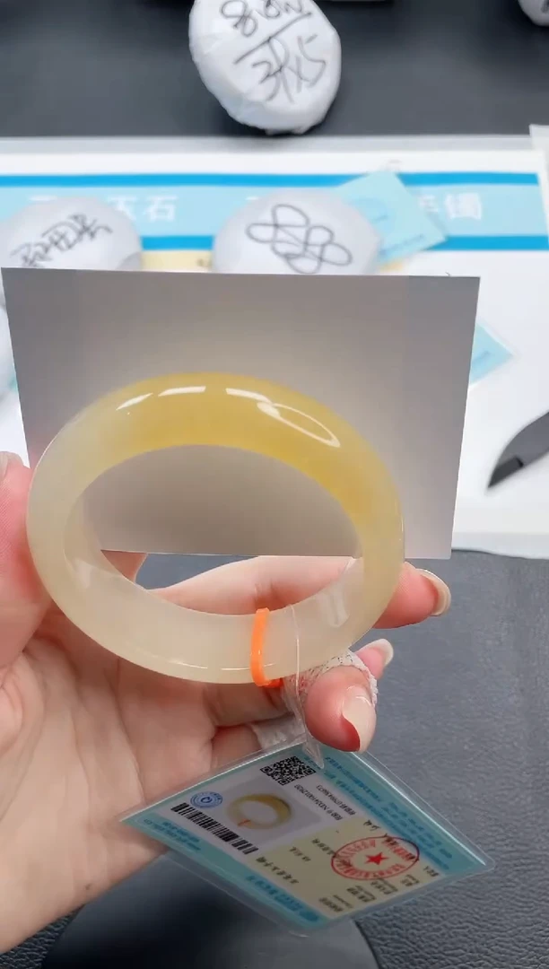 石英质玉手镯未镶嵌12V320-58