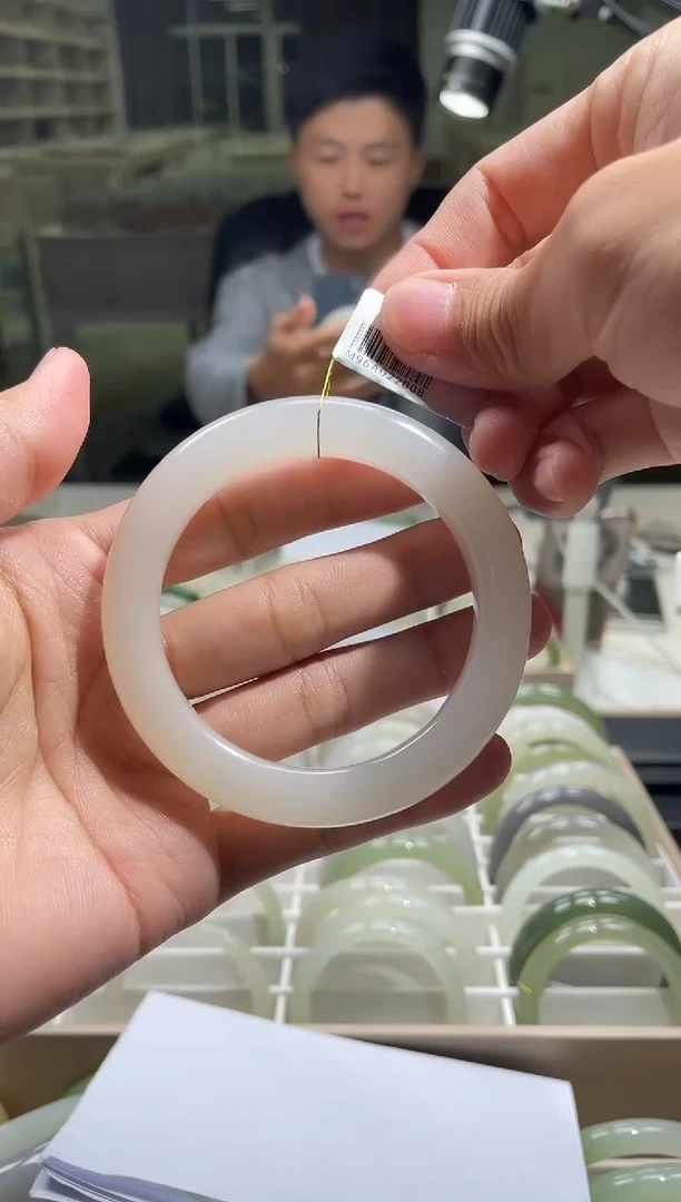 未镶嵌手镯和田玉57-58圈口 2008