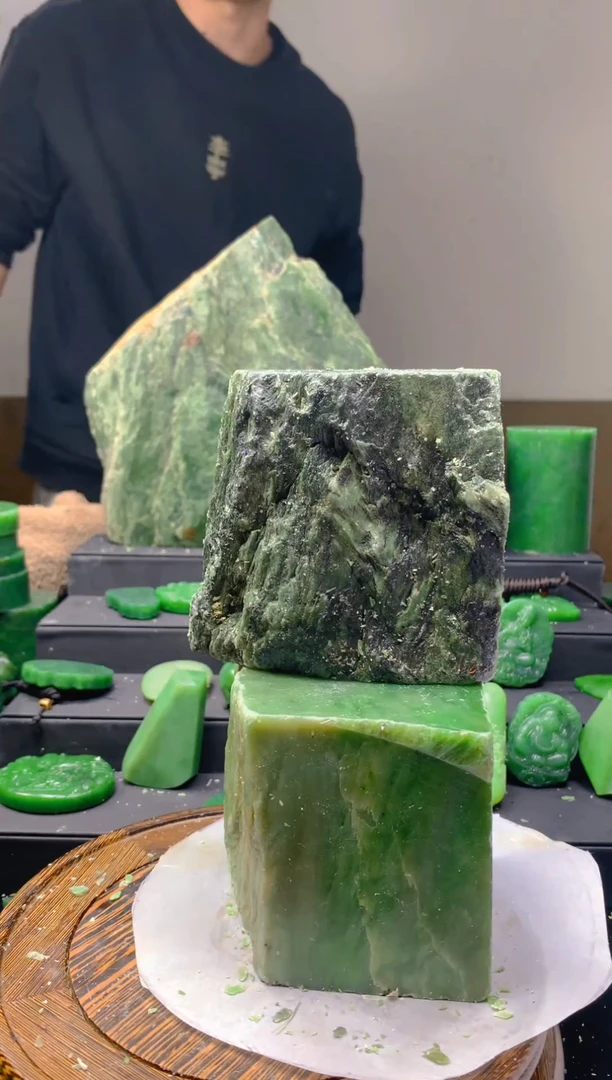 未镶嵌和田玉珠宝半成品1