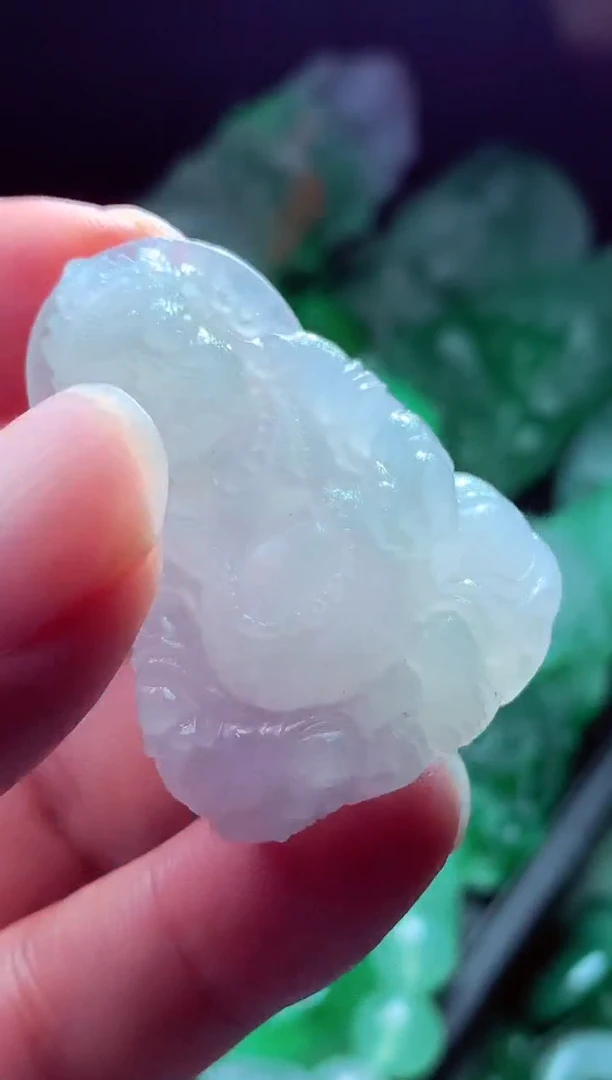 未镶嵌定制翡翠雨***?翡翠毛货定制