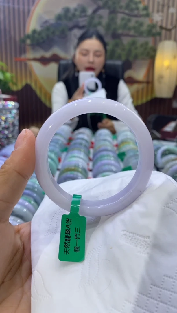 【闪购商品】翡翠手镯未镶嵌多人08624