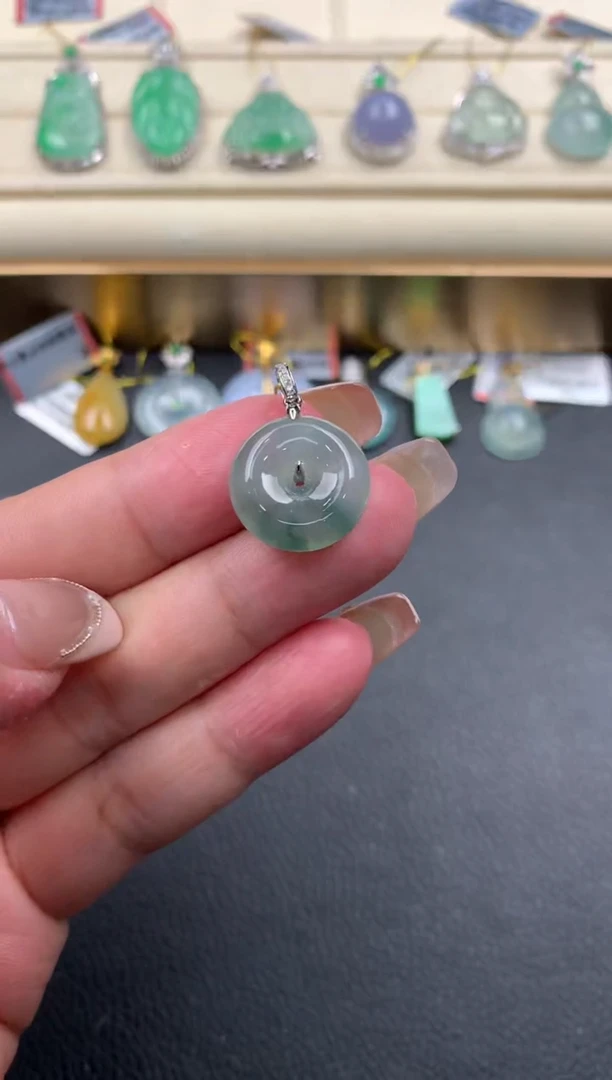 【闪购商品】翡翠颈饰18K金镶嵌Q49