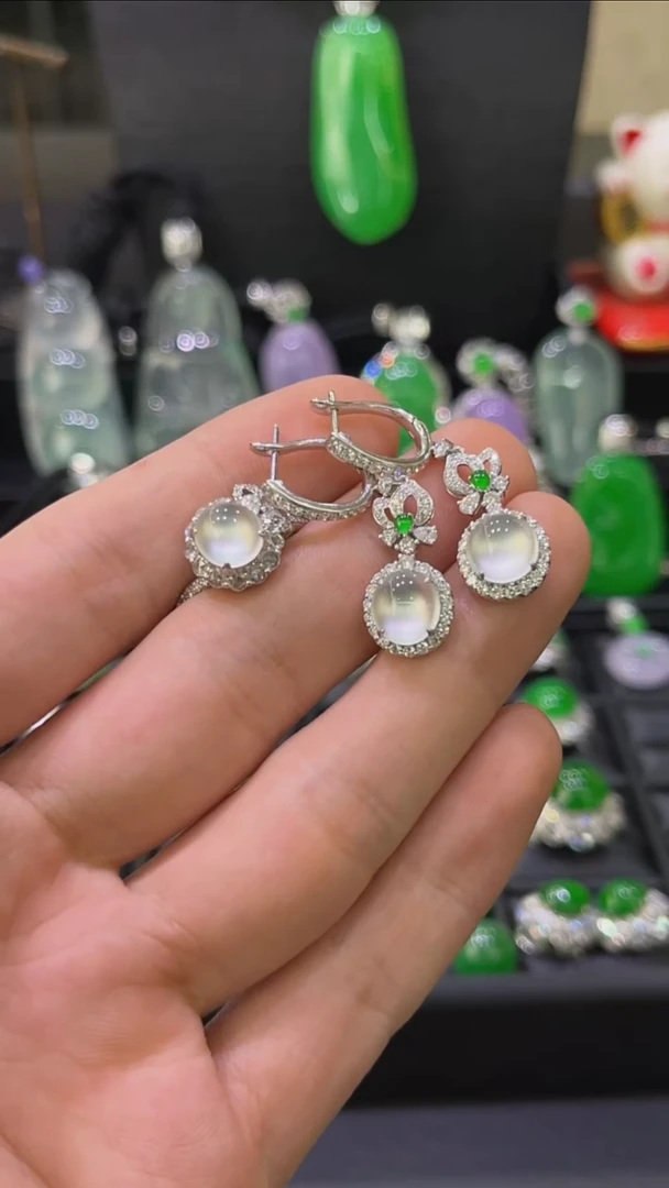 18K金镶嵌戒指翡翠耳坠戒指两件套