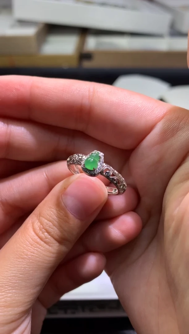 翡翠戒指银S925镶嵌净货