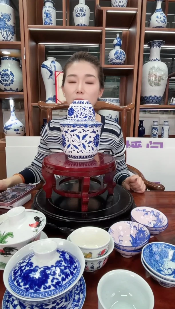 A13景德镇缠枝莲温酒器（大）1只