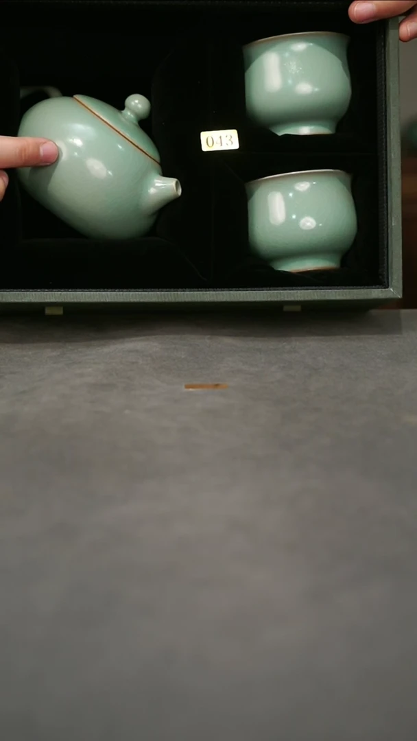 【闪购商品】君子汝瓷【福利】手签中号西施壶043