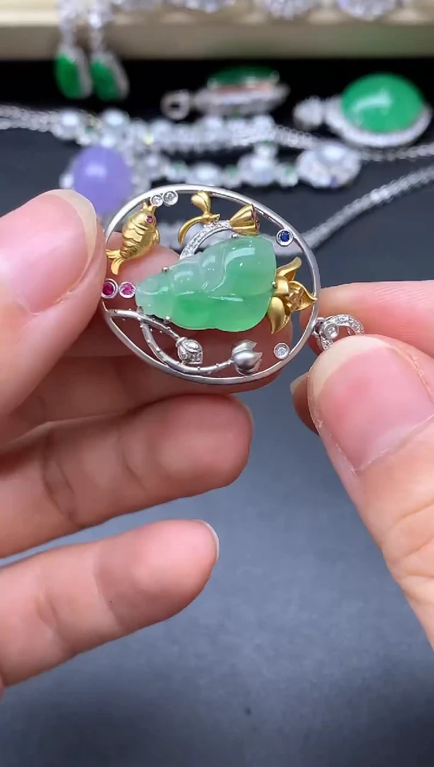 颈饰18K金镶嵌翡翠347-中国好珍宝