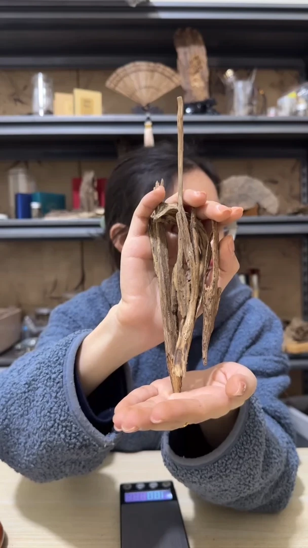 【闪购商品】沉香摆件23号芽庄土沉野料15克+