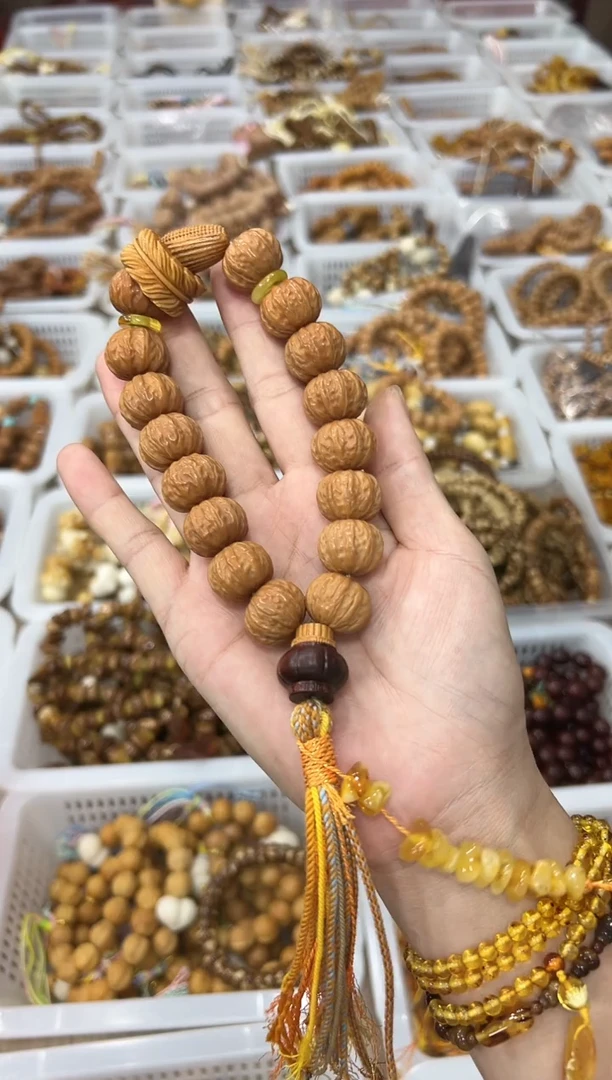 蜜蜡吊坠(赠链)未镶嵌diy卡18京八设计款手持