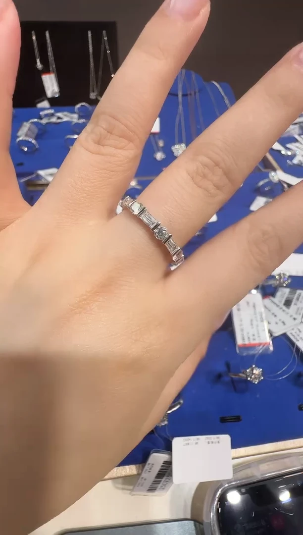 铂Pt950镶嵌戒指/指环实验室培育钻石设计款排戒