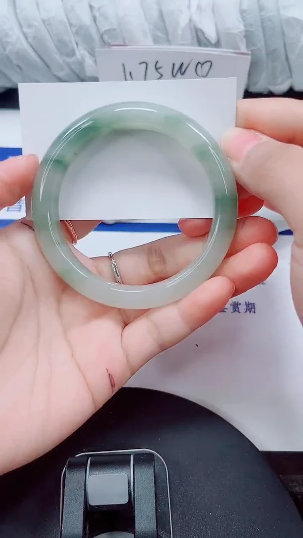 未镶嵌手镯石英质玉256-57/58