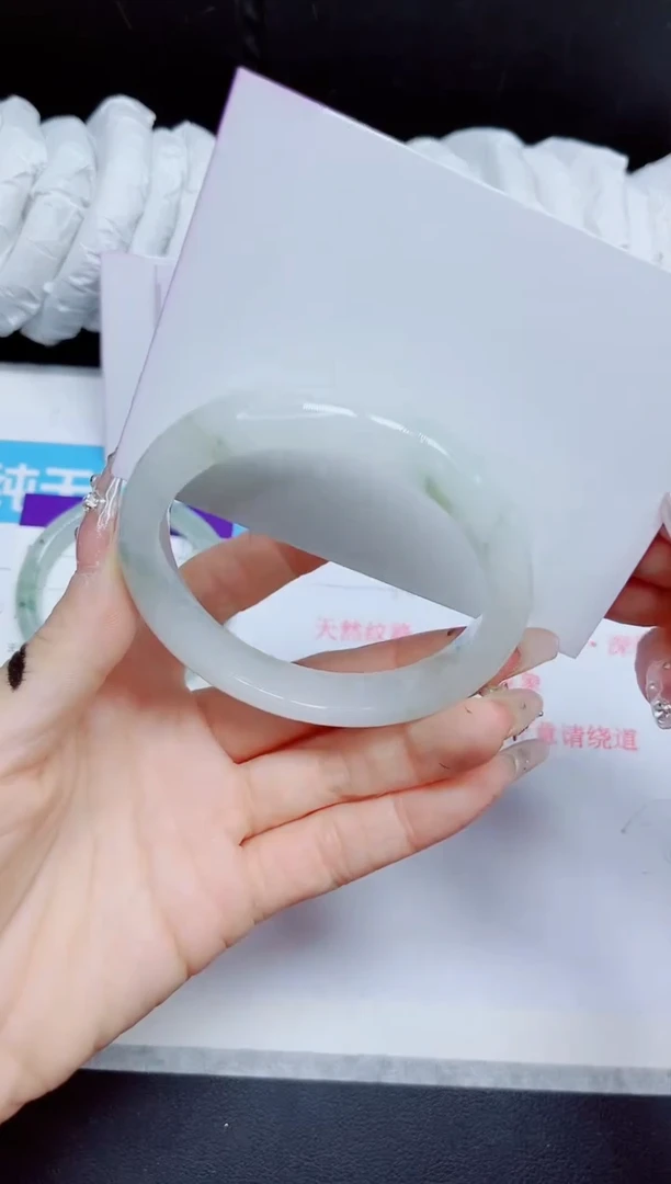 石英质玉手镯未镶嵌370