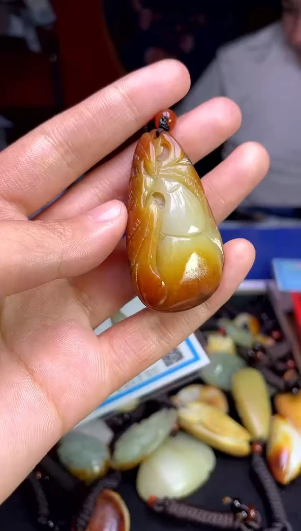 和田玉未镶嵌颈饰1