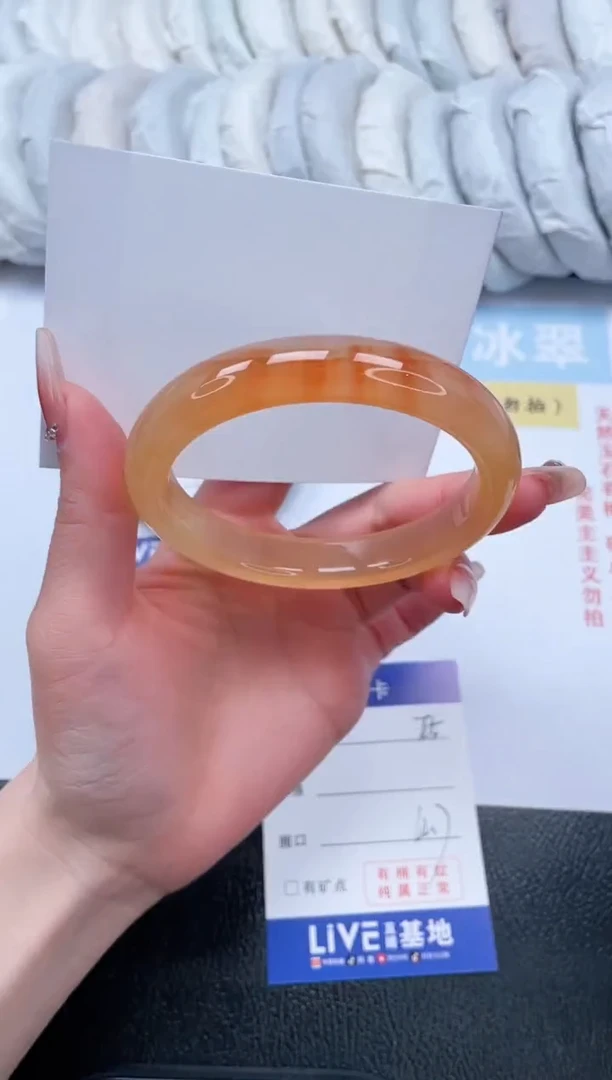 【闪购商品】石英质玉手镯未镶嵌T25-62.7