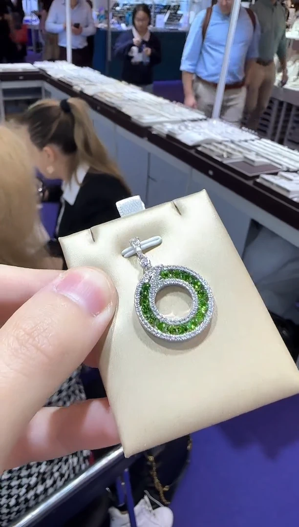 【闪购商品】透辉石甜甜圈银S925镶嵌25mm吊坠