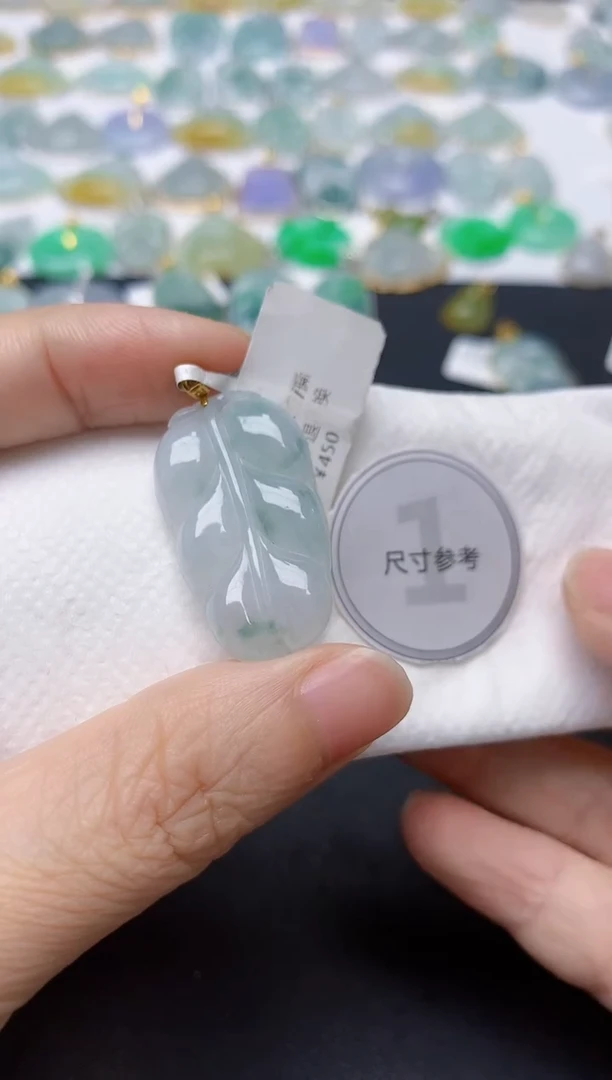 翡翠18K金镶嵌颈饰天然缅甸A货翡翠