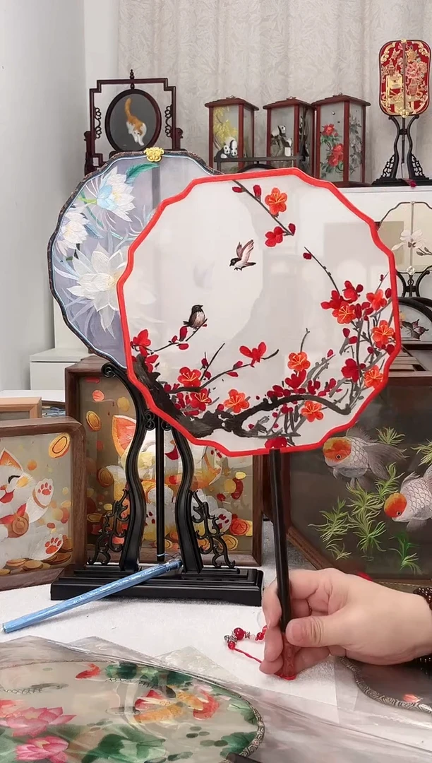 扇子苏绣作品手工团扇