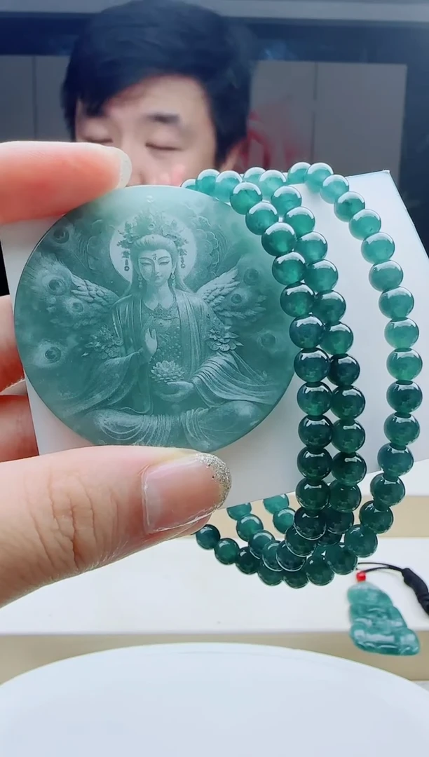颈饰未镶嵌翡翠多样性发其中一