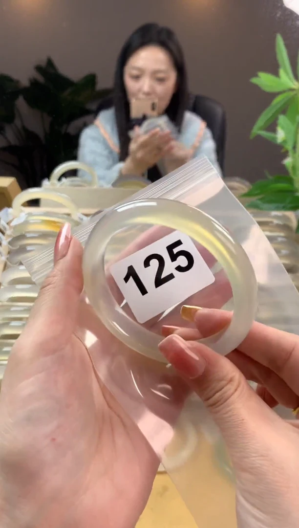 【闪购商品】玛瑙/玉髓手镯未镶嵌125