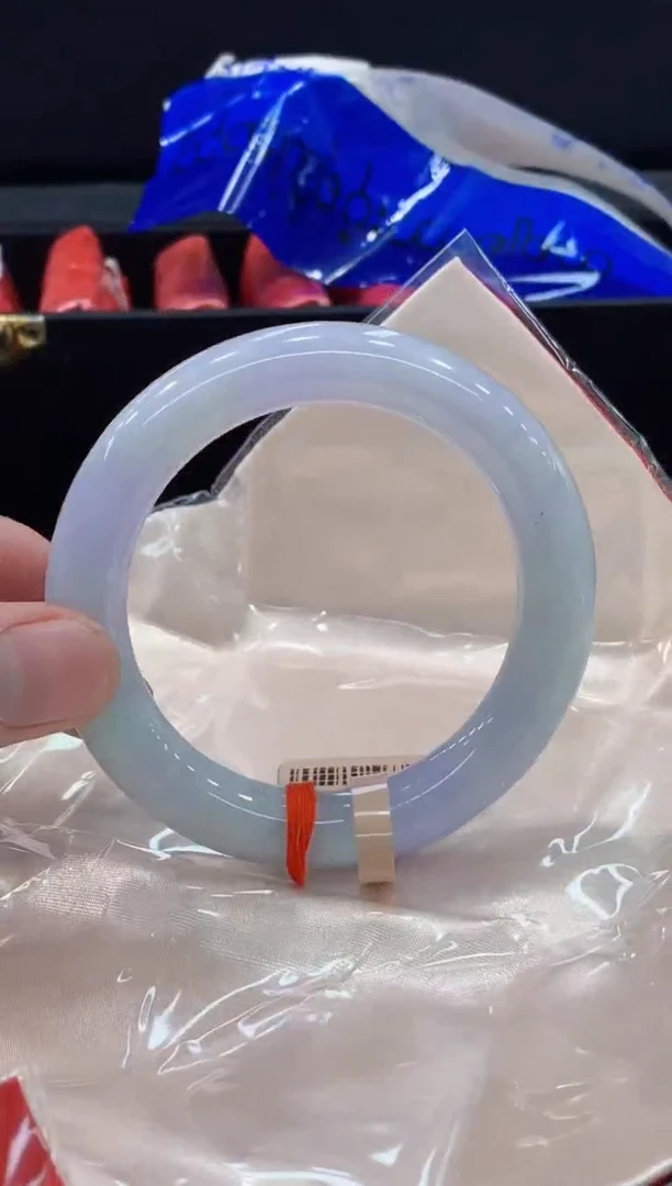 翡翠手镯未镶嵌手镯