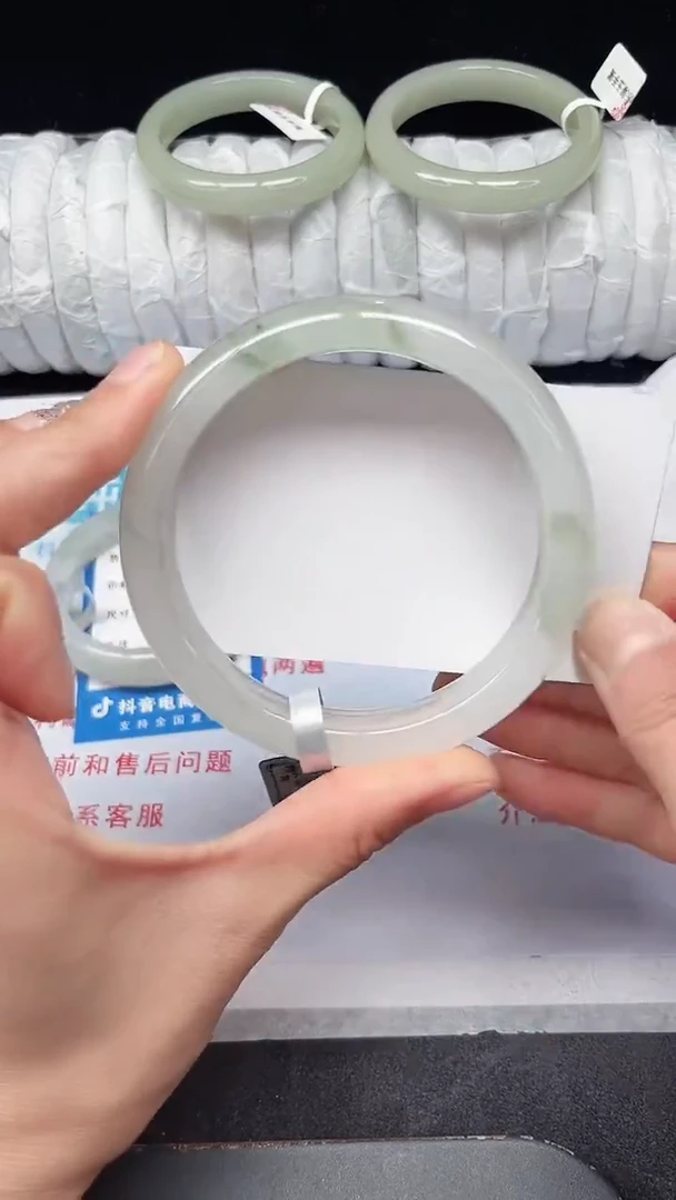 未镶嵌手镯石英质玉238-64/65