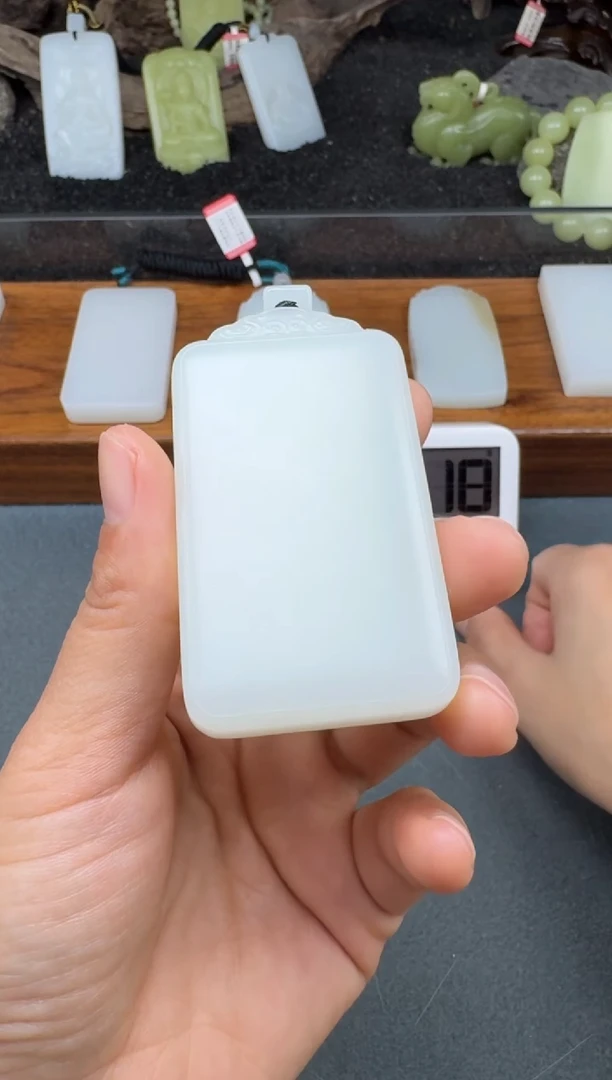 颈饰未镶嵌和田玉2