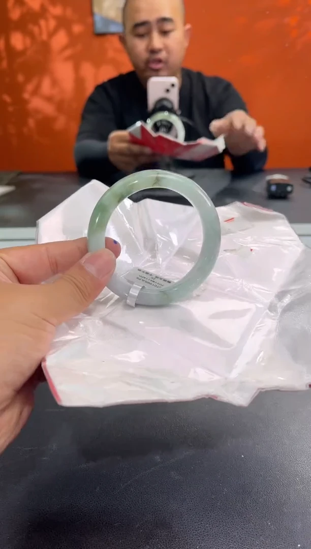 未镶嵌手镯翡翠翡翠手镯（微瑕）