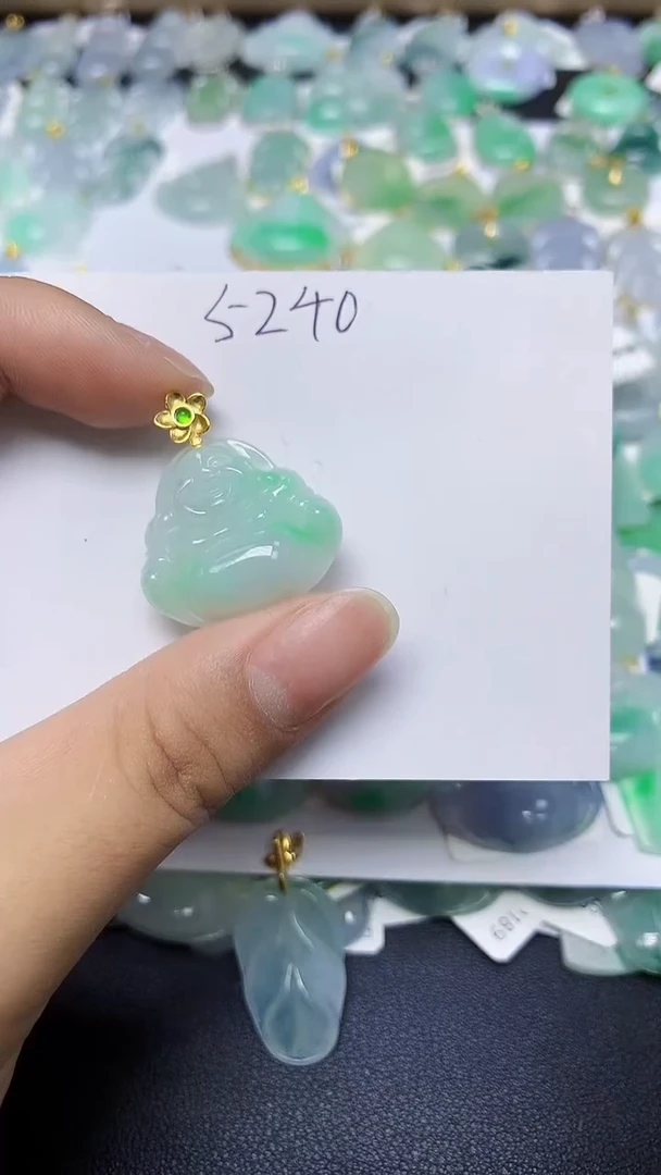 翡翠未镶嵌颈饰 天然缅甸翡翠A货
