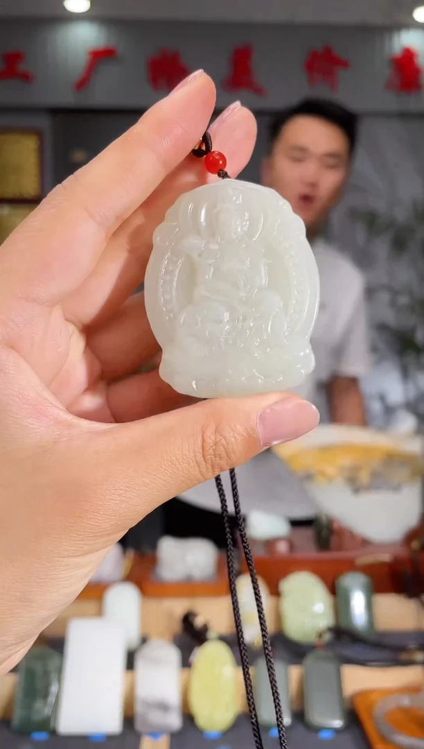 和田玉未镶嵌颈饰1