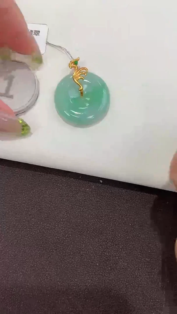 颈饰18K金镶嵌翡翠天然缅甸a货翡翠(多样性发其一