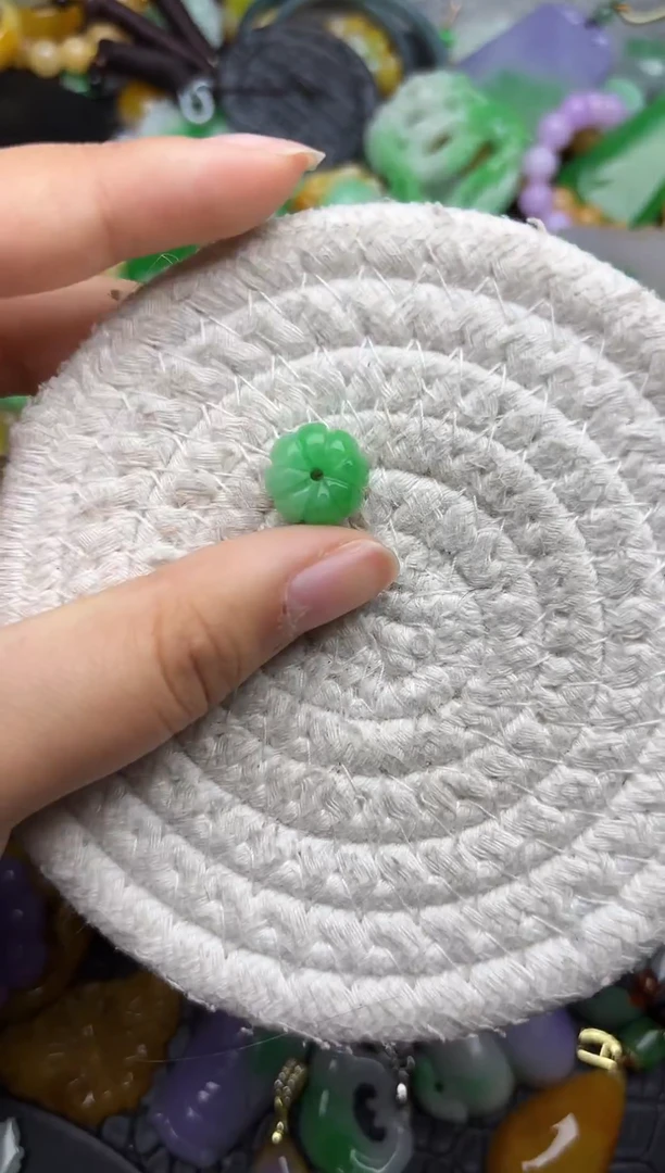 颈饰未镶嵌翡翠缅甸翡翠吊坠