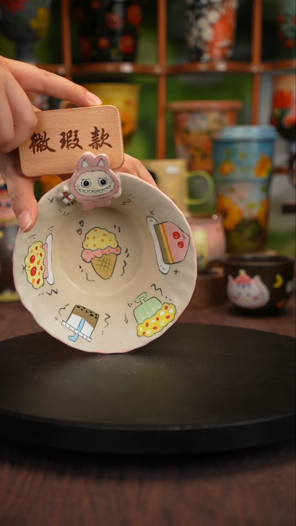 景德镇釉下彩手绘拉布布微瑕