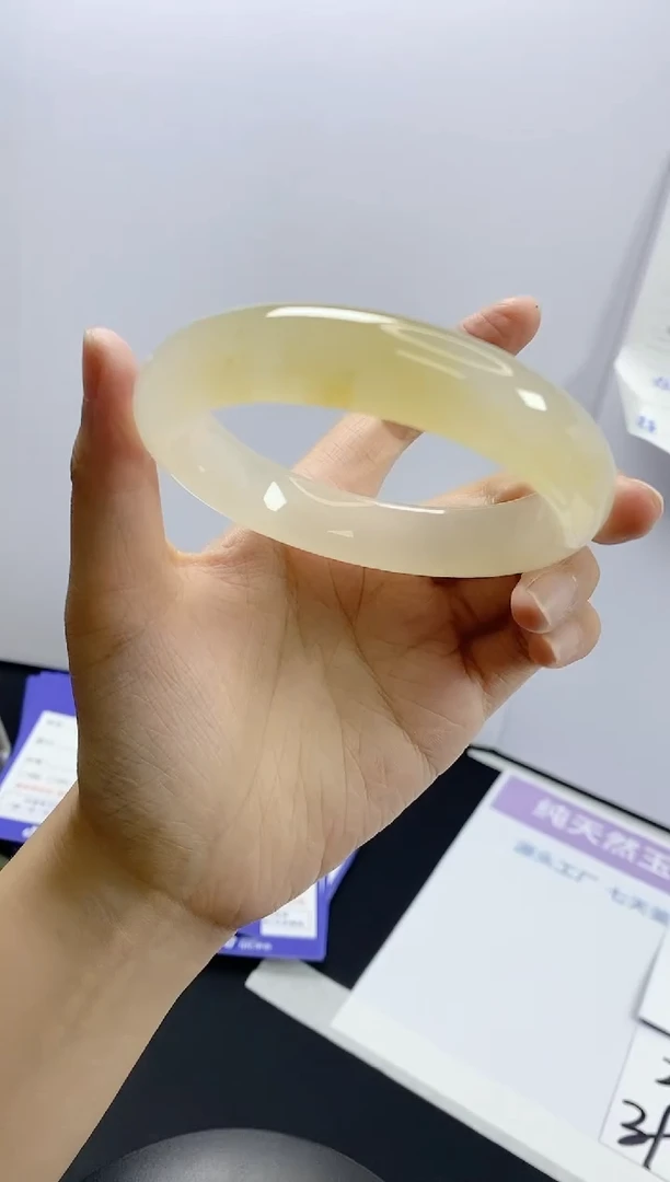 石英质玉手镯未镶嵌199-62