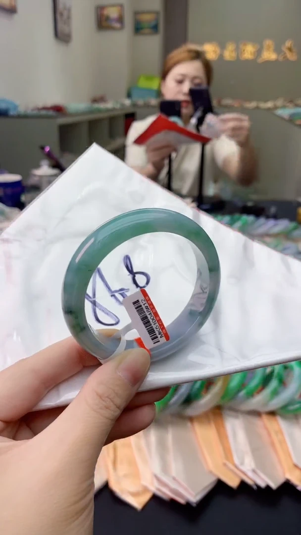 翡翠手镯未镶嵌0113370544