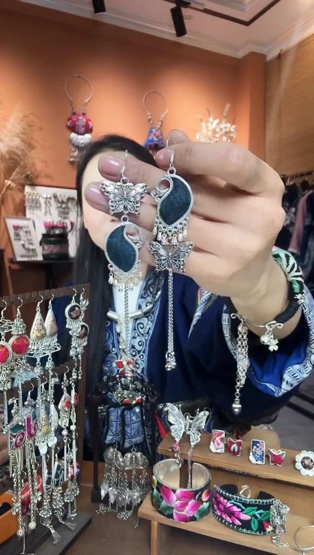 【闪购商品】刺绣纯手工民族风耳环