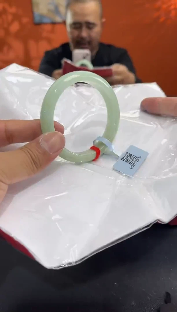 未镶嵌手镯翡翠7