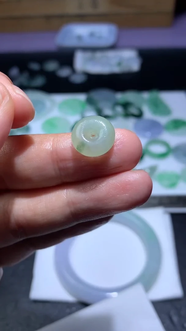 未镶嵌定制翡翠艺**雕毛货