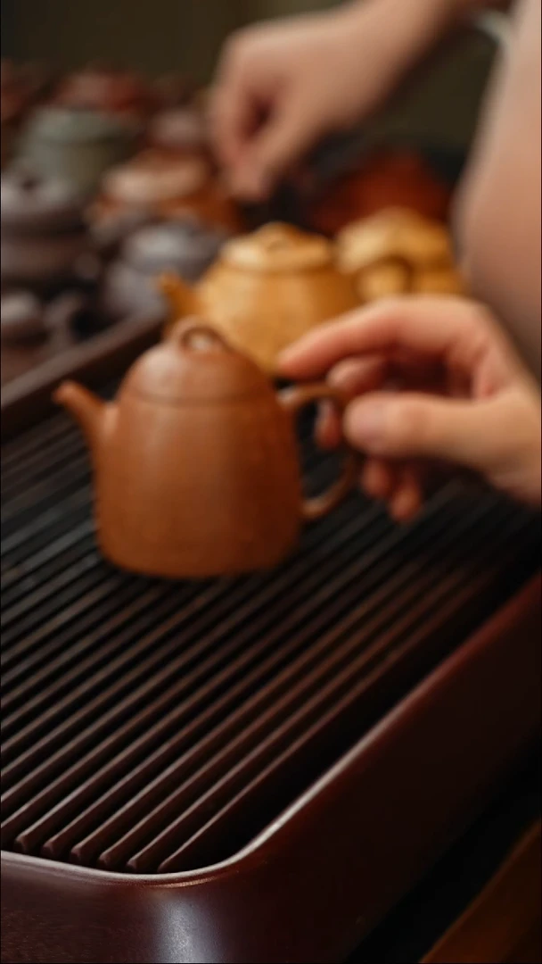 茶壶紫砂桃花子冶秦权壶浮力