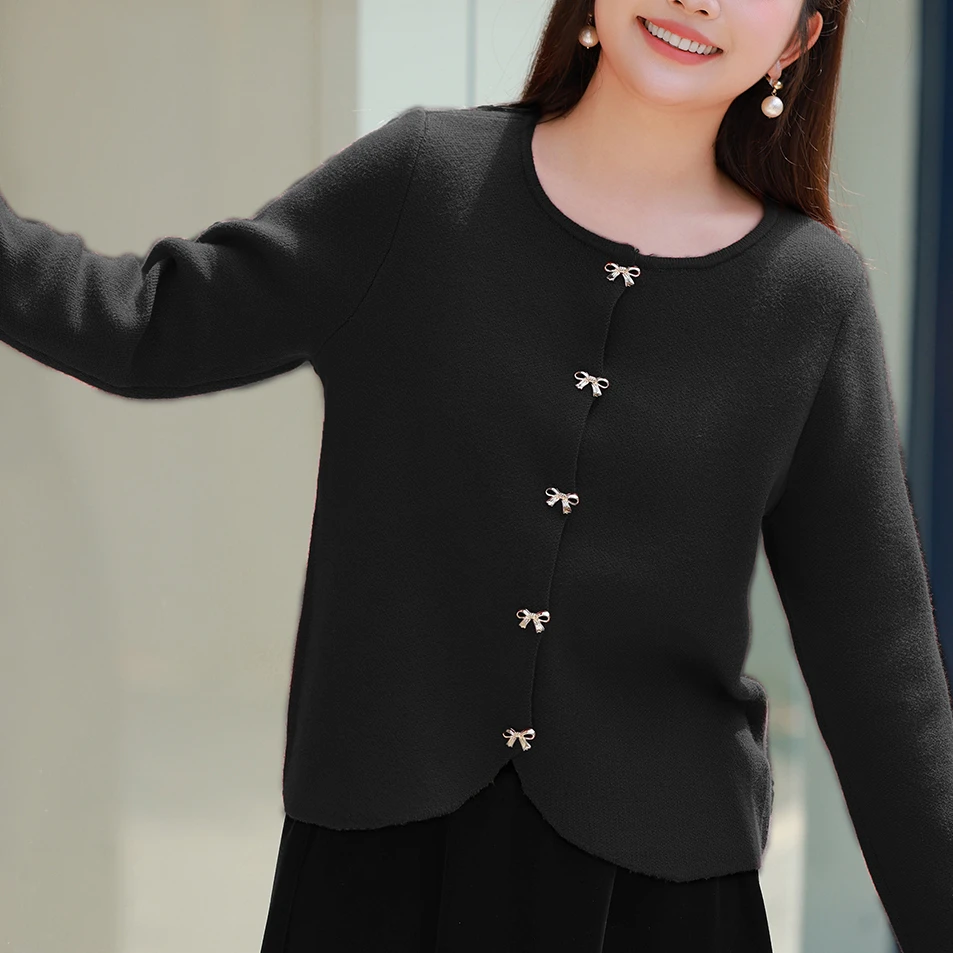 【精致千金风针织衫】MsShe大码女装蝴蝶结扣上衣外套J~M2410118