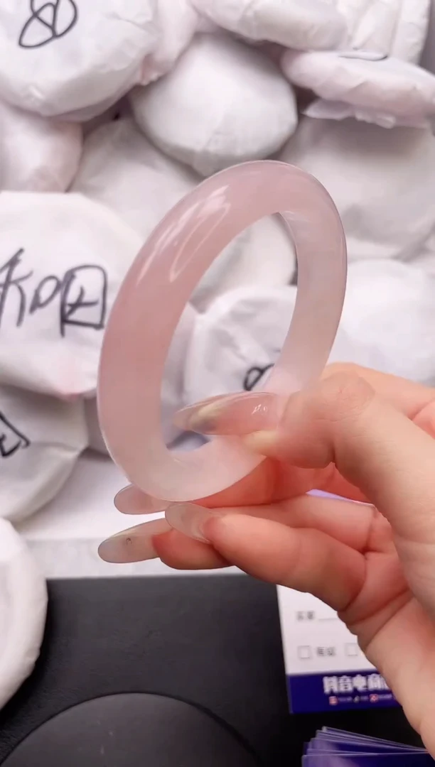 【闪购商品】石英质玉手镯未镶嵌20K02-57